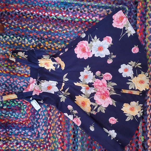 Floral Midi Dress - Picture 2 of 3